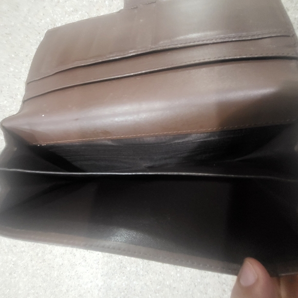 Gucci Brown Monogram Wallet - Picture 7 of 11